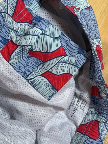 Vineyard Vines Boys XL (18) Chappy Trunks Swim Shorts Tropical Floral - Picture 7 of 7