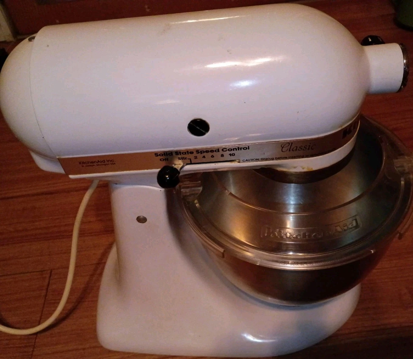 KitchenAid Stand Mixer 4.5 Qt White 10-Speed Bowl Stainless Classic, Many Extras
Opens in a new wind