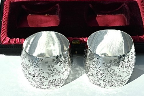 Beautiful Pair Sterling Silver Napkin Rings By Mappin & Webb, Cased :1902 : 60gm - Picture 4 of 23
