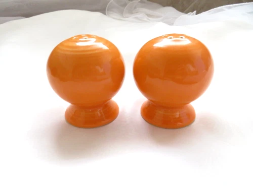 Vtg Homer Laughlin Fiesta Radioactive Red Orange Salt Pepper Shakers Fiestaware