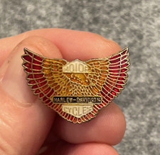 Harley Davidson Wings HOG Owners Group Motor Cycle Vest Vintage Hat Lapel Pin