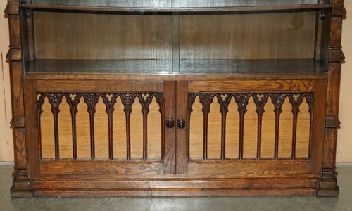 EXQUISITE & IMPORTANT ORNATELY HAND CARVED GOTHIC REVIVAL PUGIN STYLE BOOKCASE - Picture 9 of 20