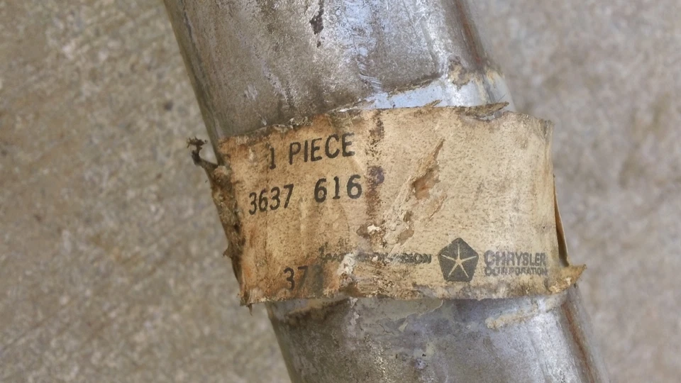 Autocaravana Dodge M300 1972 tubo de escape 3637616 nuevo en stock Foto 4 de 4