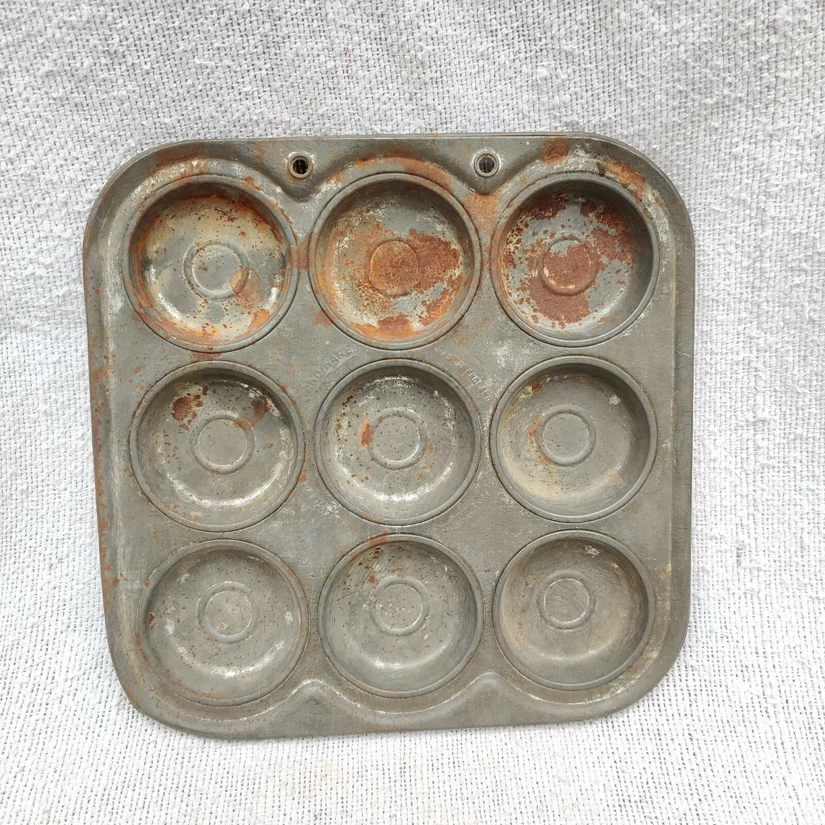 Vintage top baking tins