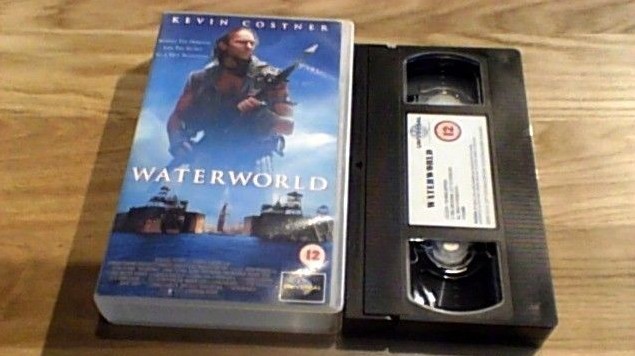 Waterworld UK PAL VHS VIDEO 1996 Kevin Costner Dennis Hopper