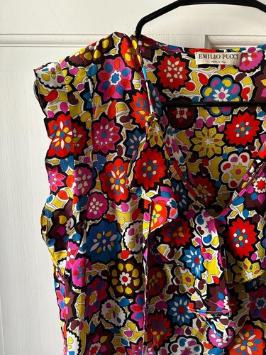 Emilio Pucci 100% Silk Floral Blouse w/Cap Sleeves Size 8 - Picture 3 of 6