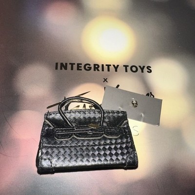 Integrity Toys/ Fashion Royalty Fashion Lot #5 (Read Description