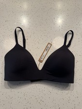 Skims Wireless Form T-Shirt Bra Onyx 32C Solid Adjustable Straps