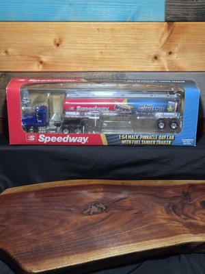 FIRST GEAR DCP 1/64 SCALE SPEEDWAY MACK PINNACLE DAY CAB W/ FUEL TANKER 2016