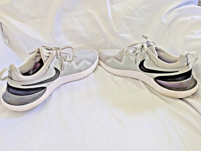 Nike Men Size 12  Running Shoe AA2160-002 Gray