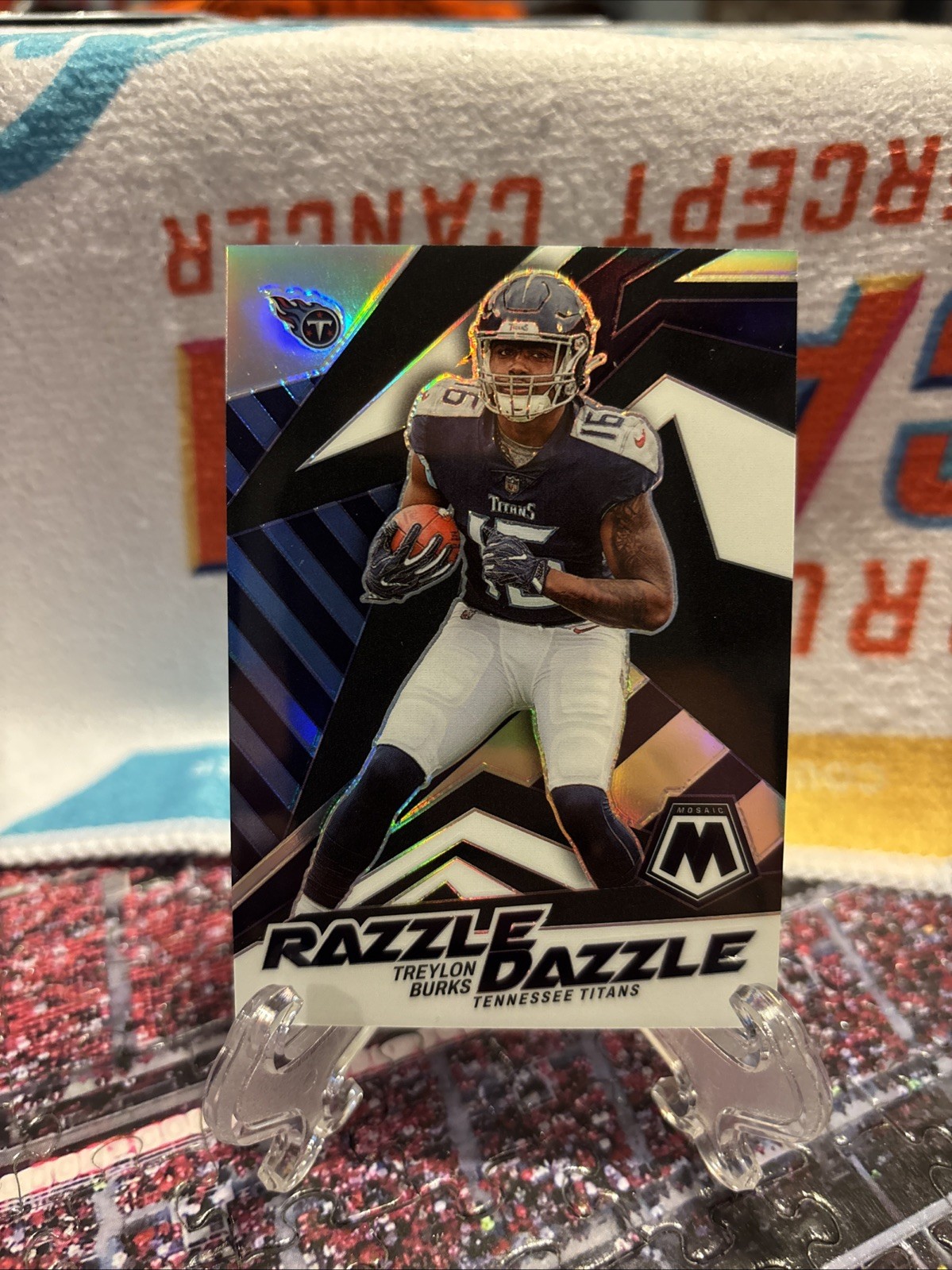 2022 Panini Mosaic - Razzle Dazzle Treylon Burks #RD-30 (RC)