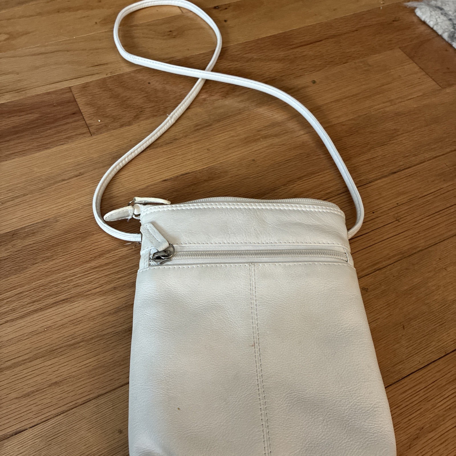 : ili New York Cream/White Genuine Leather Organizer Crossbody Bag