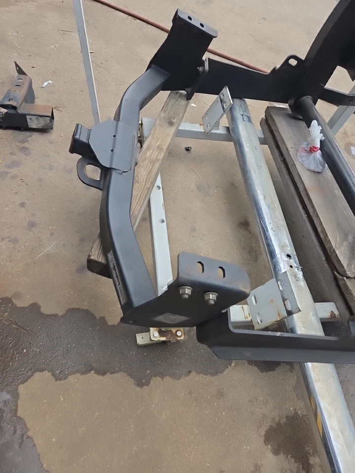 Curt Xtra Duty 5 级拖车挂接,2 英寸接收器适合精选丰田苔原 — 第 4/4 张图片