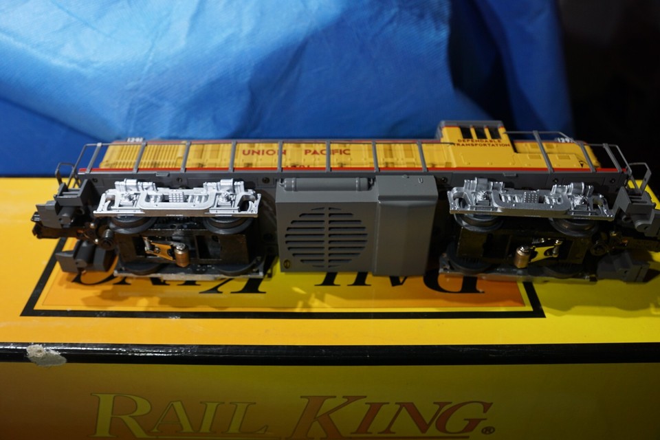 Locomotive diesel Union Pacific RS-3 3 rails échelle O MTH