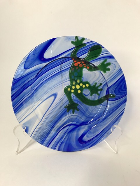 Handmade Fused Art Glass Trinket Dish Cobalt Swirl Green Lizard Gecko Signed 7” Handmade Fused Art Glass Trinket Dish Cobalt Swirl Green Lizard Gecko Signed 7”