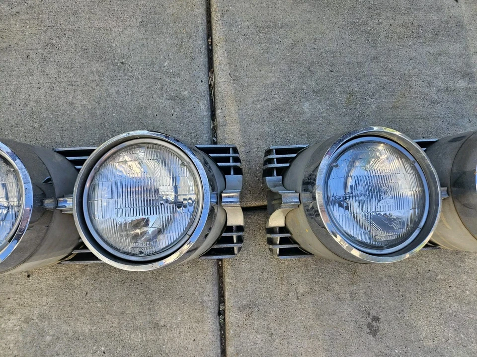 Oldsmobile Dynamic 88 1964 conjuntos de faros izquierdo y derecho GM OEM Foto 3 de 4