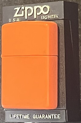 Zippo Lighter 2001 Matte Orange Spray Paint Effect Excellent in Box H 01