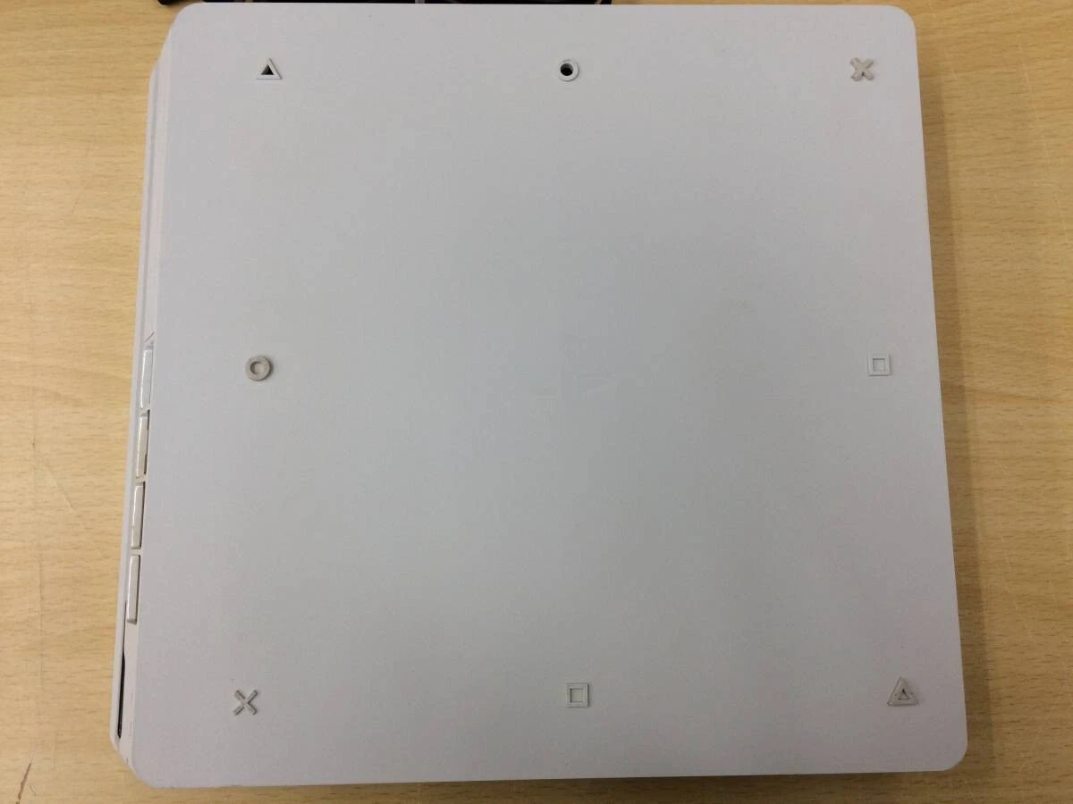 PlayStation 4 CUH-2000BB02 Glacier White 1TB PS4