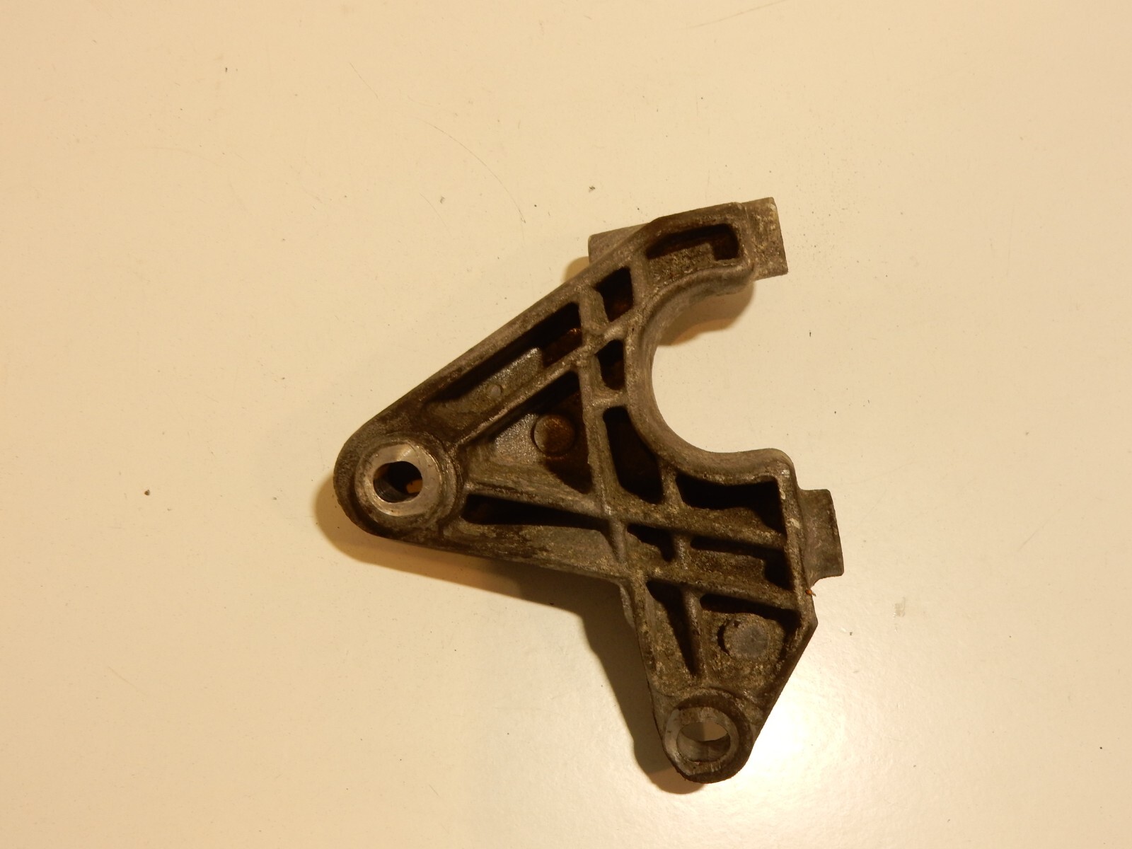 BMW 7 E65 E66 2003 Power Steering Pump Mounting Bracket 