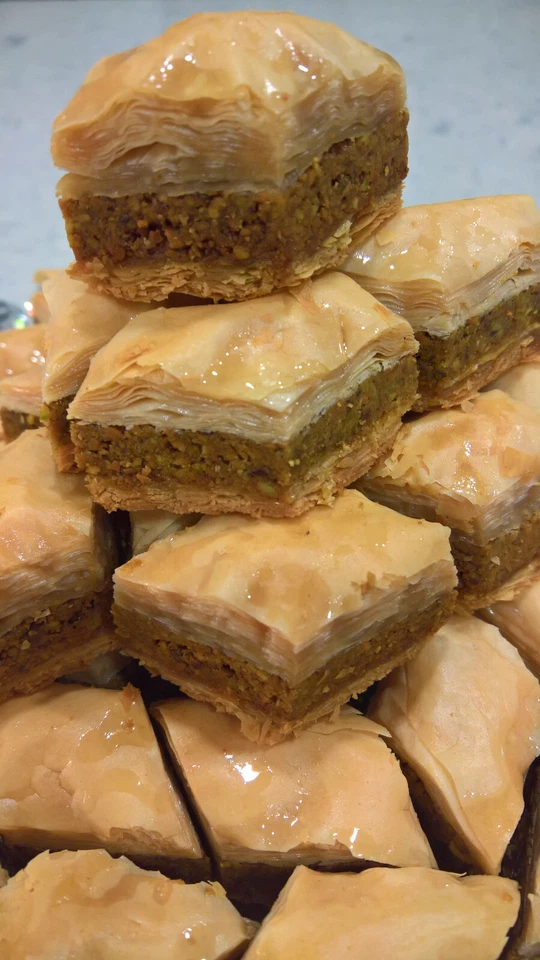 Baklava orgânica com pistache e mel cru! Qualidade exclusiva (~3 lb) (40 peças) - Imagem 3 de 4
