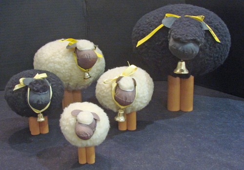 Set of 5 Dept 56 Le Mouton Wooly Sheep Family (Joan Shane design from 1983) - Picture 1 of 6