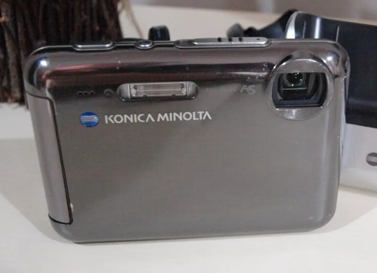 [CCD Digicam] Konica Minolta DiMAGE X1 8.0MP Digital Camera with Charging Dock! 43325997952 eBay