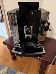 Jura WE8 Bean-to-Cup Kaffeevollautomat