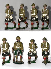 Vintage Eire Scottish Army Infantry Lead Painted Soldiers Toy Figures  Lot Of 8