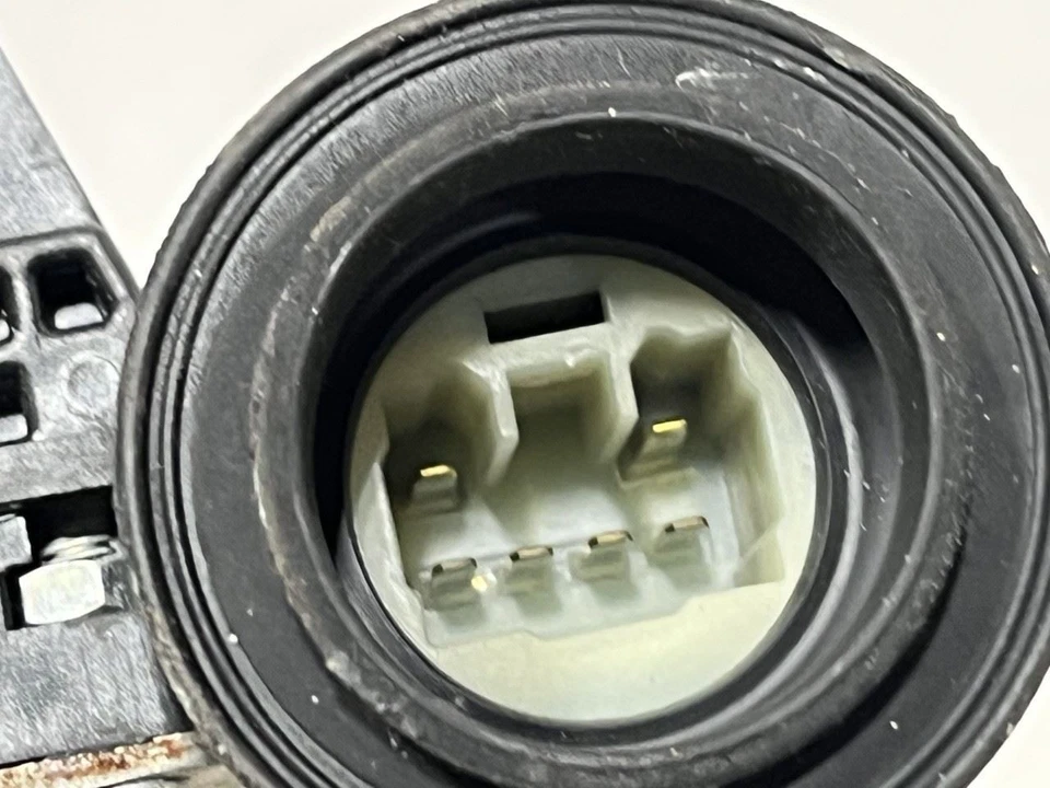 Toyota Prius 2008 lado del pasajero derecho puerta delantera o trasera ventana regulador motor Foto 3 de 4