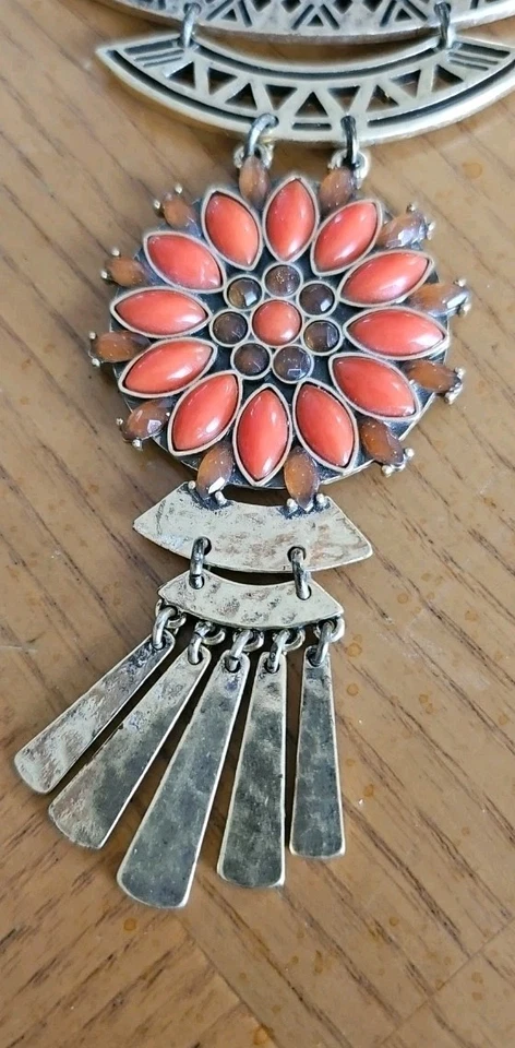 Lucky BRAND Coral Red Flower Gold-tone Openwork Bib Frontal Necklace - Image 4 of 4