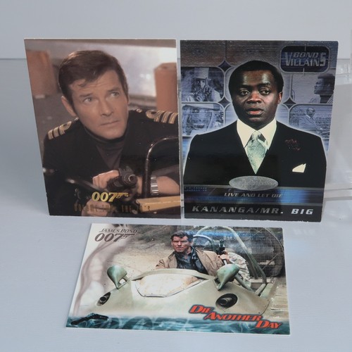 Paquete de 40 tarjetas coleccionables promocionales James Bond 007 Foil - Imagen 12 de 18
