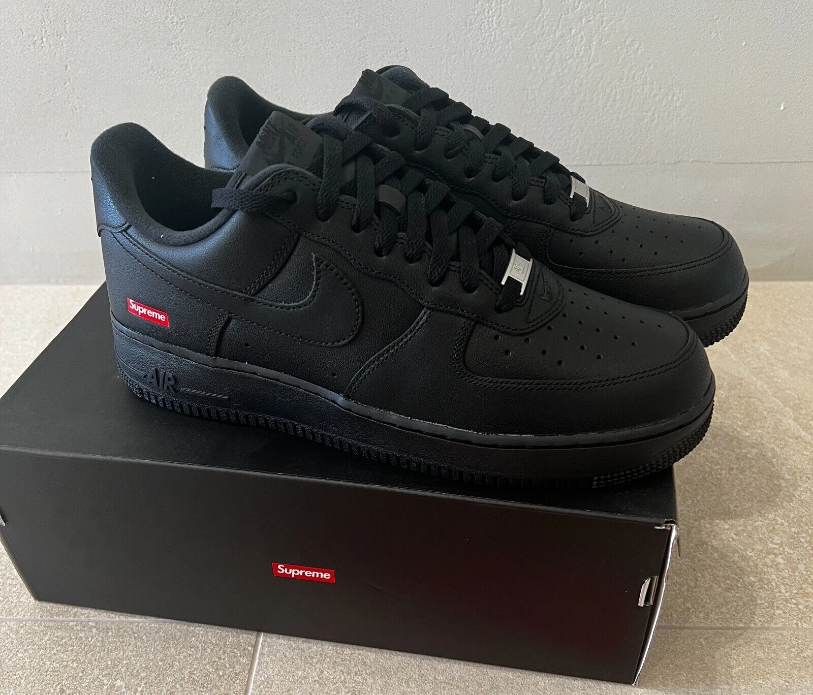 Chaussures basses noires Nike x Supreme Air Force 1 CU9225 001 US POINTURE 6,5