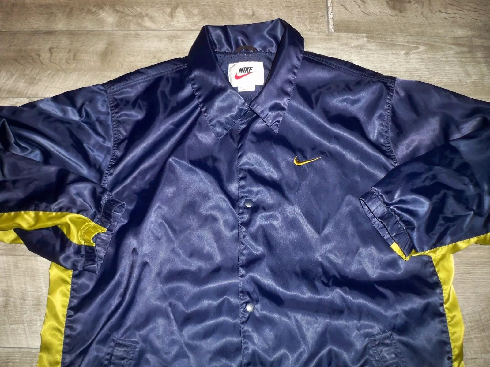 nike vintage spellout made in taiwan swoosh coat jacket