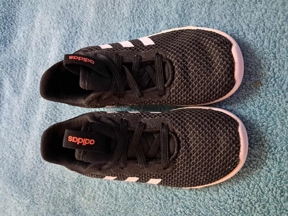 Zapatillas Adidas para niño bebé/niño pequeño talla 8, sin cordones. Negro, blanco. Foto 4 de 4