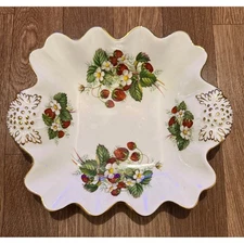 Spode Strawberry Dish Trinket Plate Scalloped Gold Accent Vintage 10 Inch