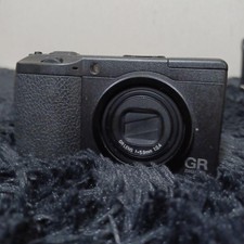 RICOH GR DIGITAL II Compact Digital Camera with Battery Excellent Condition