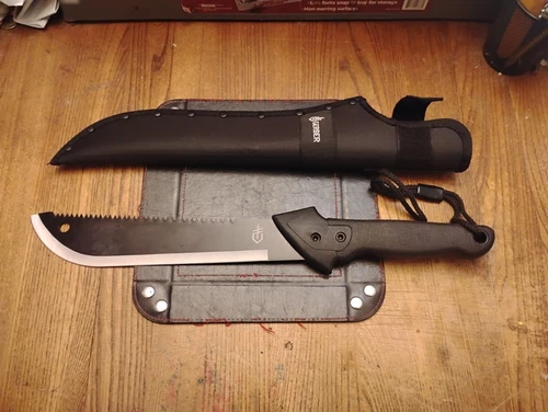 Gerber Gator Machete Jr 10.75 " Carbon Steel Blade Gator Grip Handle & Sheath  