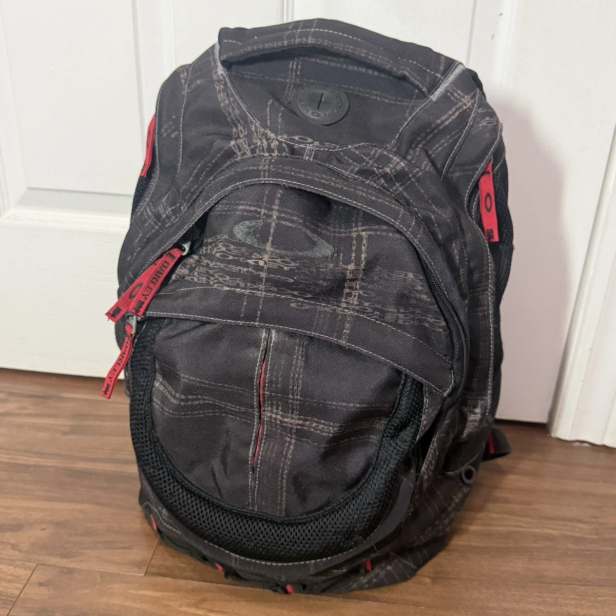 Preços baixos em Mochila Oakley Vermelho bolsas para Homens | eBay