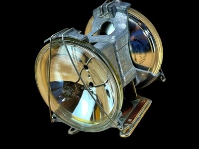 Federal Signal Aerodynic Aerotwin Rotator Light Assembly with GE 4416 White Bulb