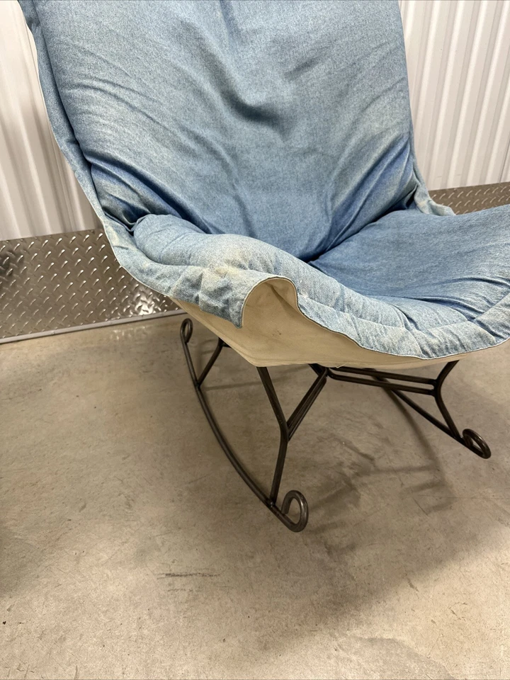 Puf Silla Otomana HOWARD ELLIOTT Denim Color Como Está Usado Foto 2 de 4