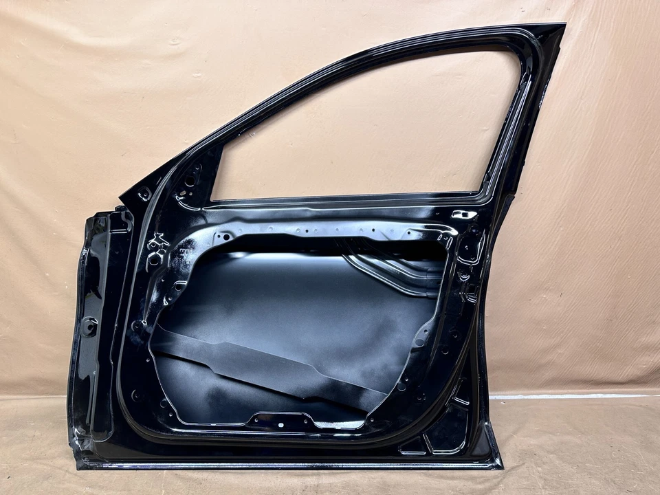 2015 - 2021 MERCEDES C CLASS C300 Sedan FRONT RIGHT SIDE PASSENGER DOOR OEM - Image 4 of 4