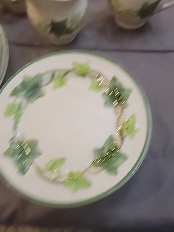 Vajilla "IVY" FRANCISCANA vintage verde en relieve. Colección “I Love Lucy” Foto 4 de 4