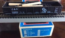 HO model power  CHESAPEAKE & OHIO 40'  GONDOLA w/ load  C&O 32905 KD's