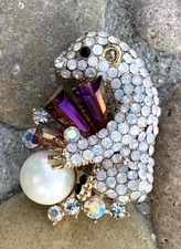 Crystal Rhinestone Polar Bear Brooch Pin Glass Vintage White Animal Rose Tone