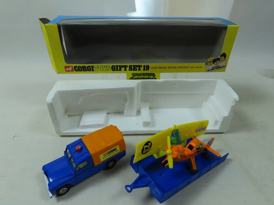 Corgi Gift Set GS 19  Land Rover, Nipper Aircraft and Trailer in OVP 177585 - Bild 2 von 4