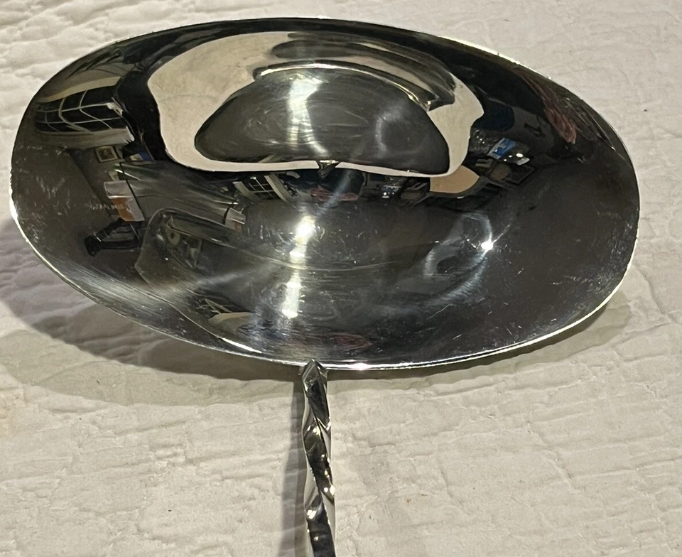 "Antiguo cucharón perforador plateado FB Rogers 1883 patrón de lirio grande raro 16"" de largo" Foto 4 de 4