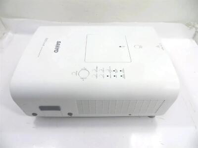 Sanyo PRO xtraX Multiverse Projector PLC-XT20 XGA 3800 Lumens