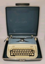 ROYAL Safari Vintage Typewriter Blue w/ Case thumbnail