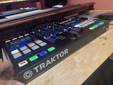 Native Instruments Traktor Kontrol S5 DJ Cont...