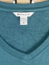 Athleta Sunrise V-Neck Sweatshirt XS NWT Tidepool Thumbholes Soft Pullover